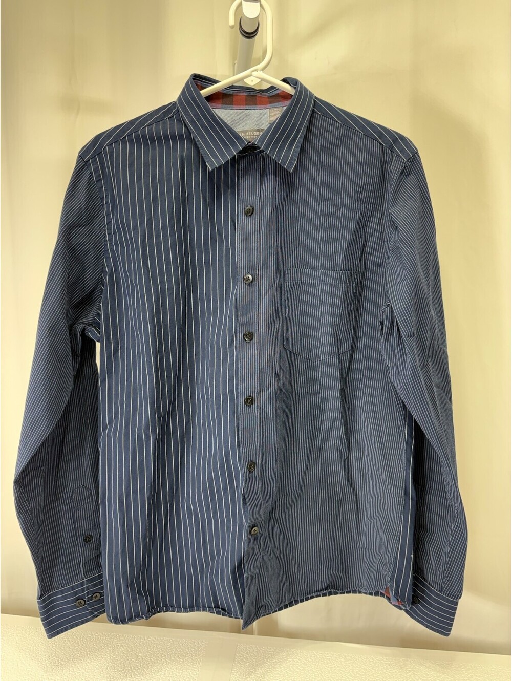 Van Heusen Slim Fit Men's Button-Up Shirt Size M Blue Striped 226D